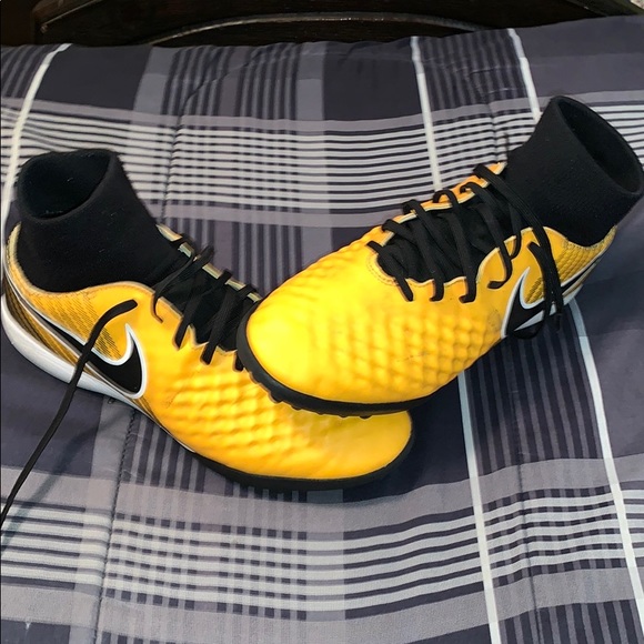 magista turf soccer shoes